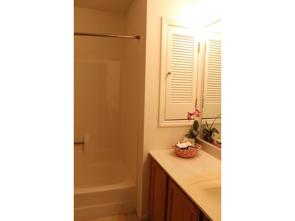 66 Kingfisher Road, Unit 1B Quechee, VT 05059 - Photo 7 of 9 Gallery Image 7