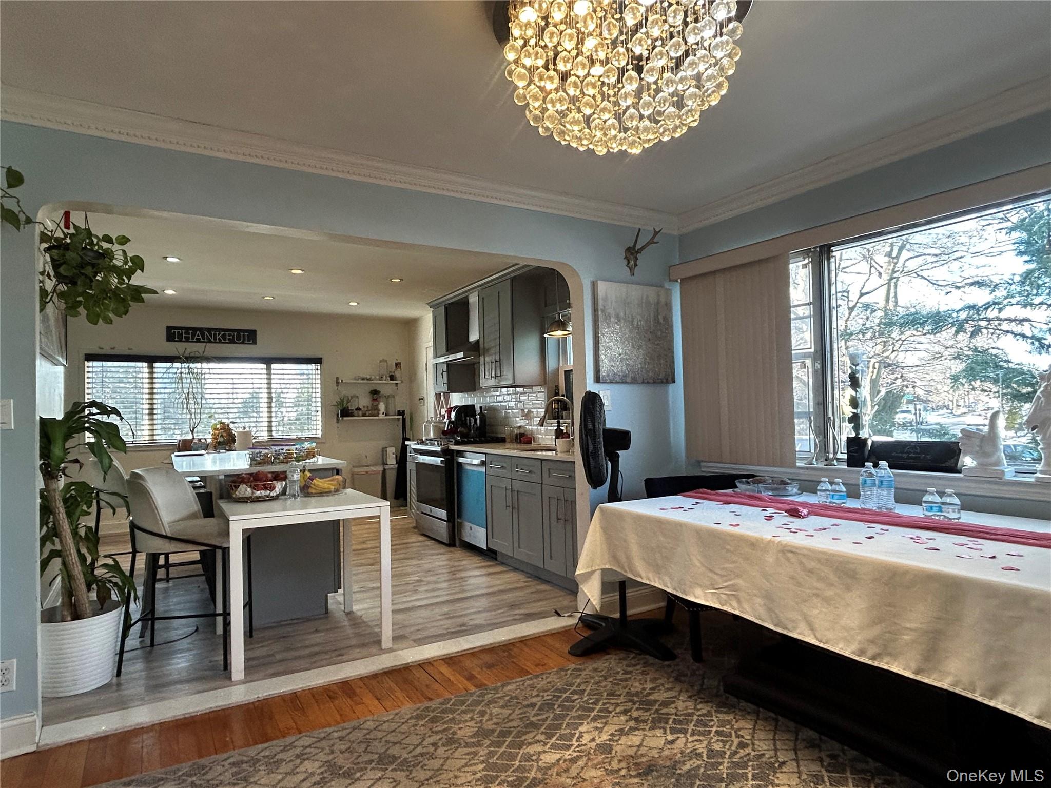 17 Molyneaux Road Valley Stream, NY 11580 - Photo 11 of 35