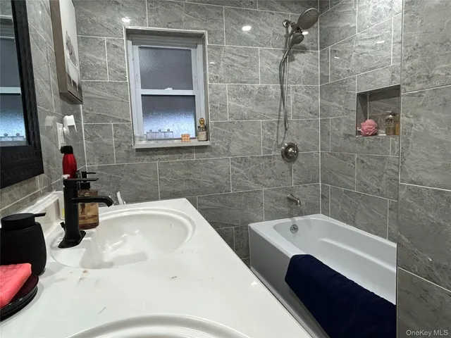 $899,999 | 17 Molyneaux Road, Valley Stream, NY 11580