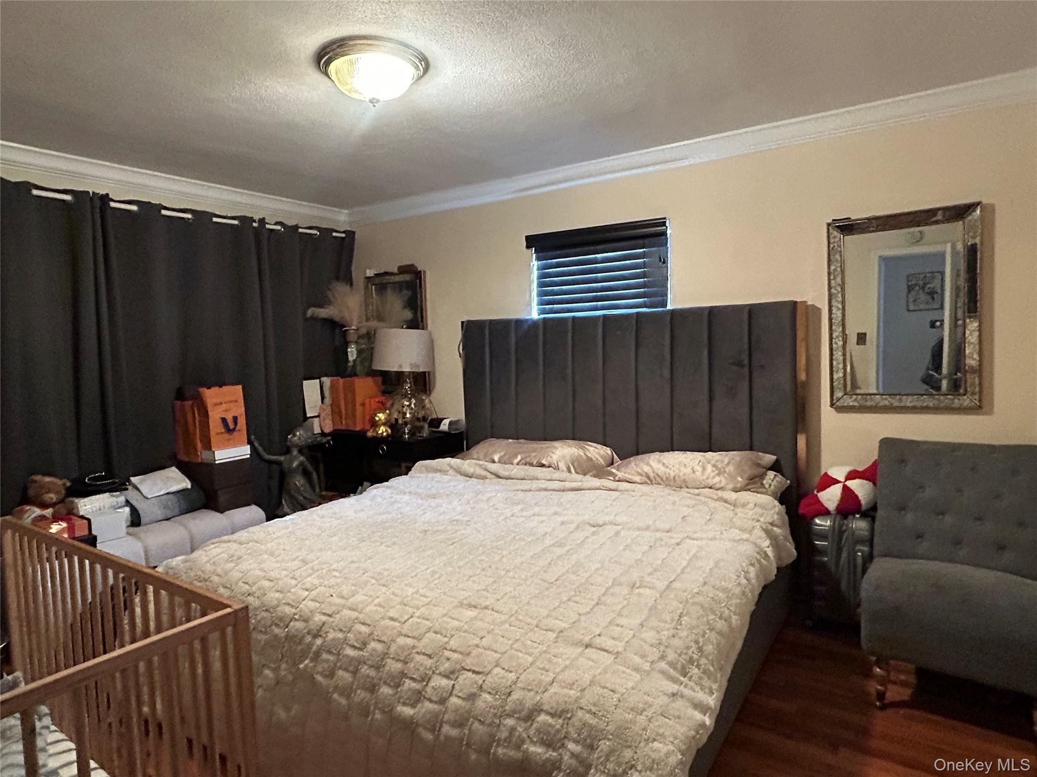 17 Molyneaux Road Valley Stream, NY 11580 - Photo 15 of 35