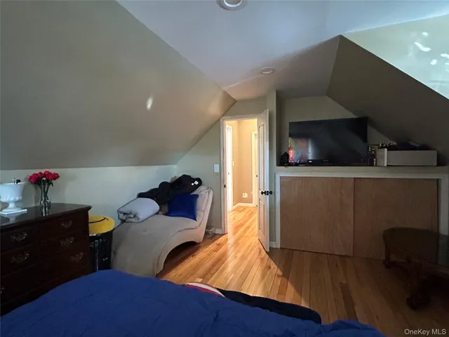 $899,999 | 17 Molyneaux Road, Valley Stream, NY 11580