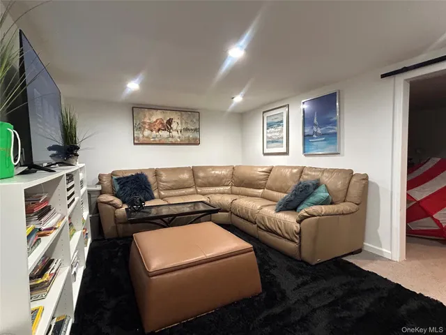 $899,999 | 17 Molyneaux Road, Valley Stream, NY 11580