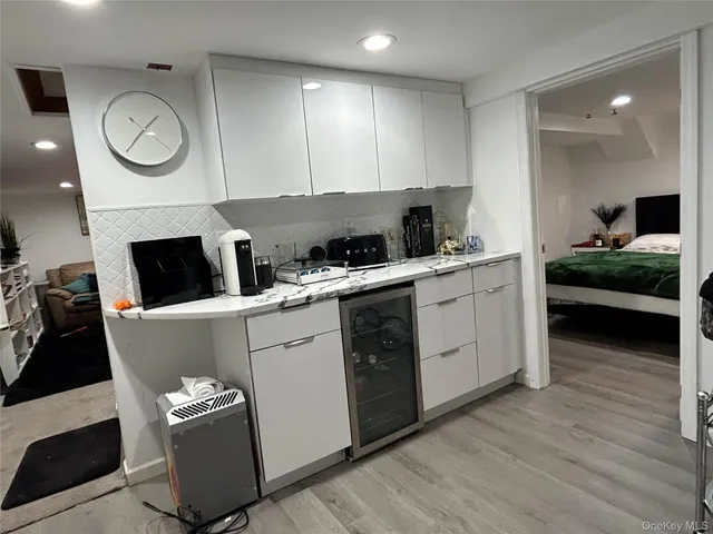 $899,999 | 17 Molyneaux Road, Valley Stream, NY 11580