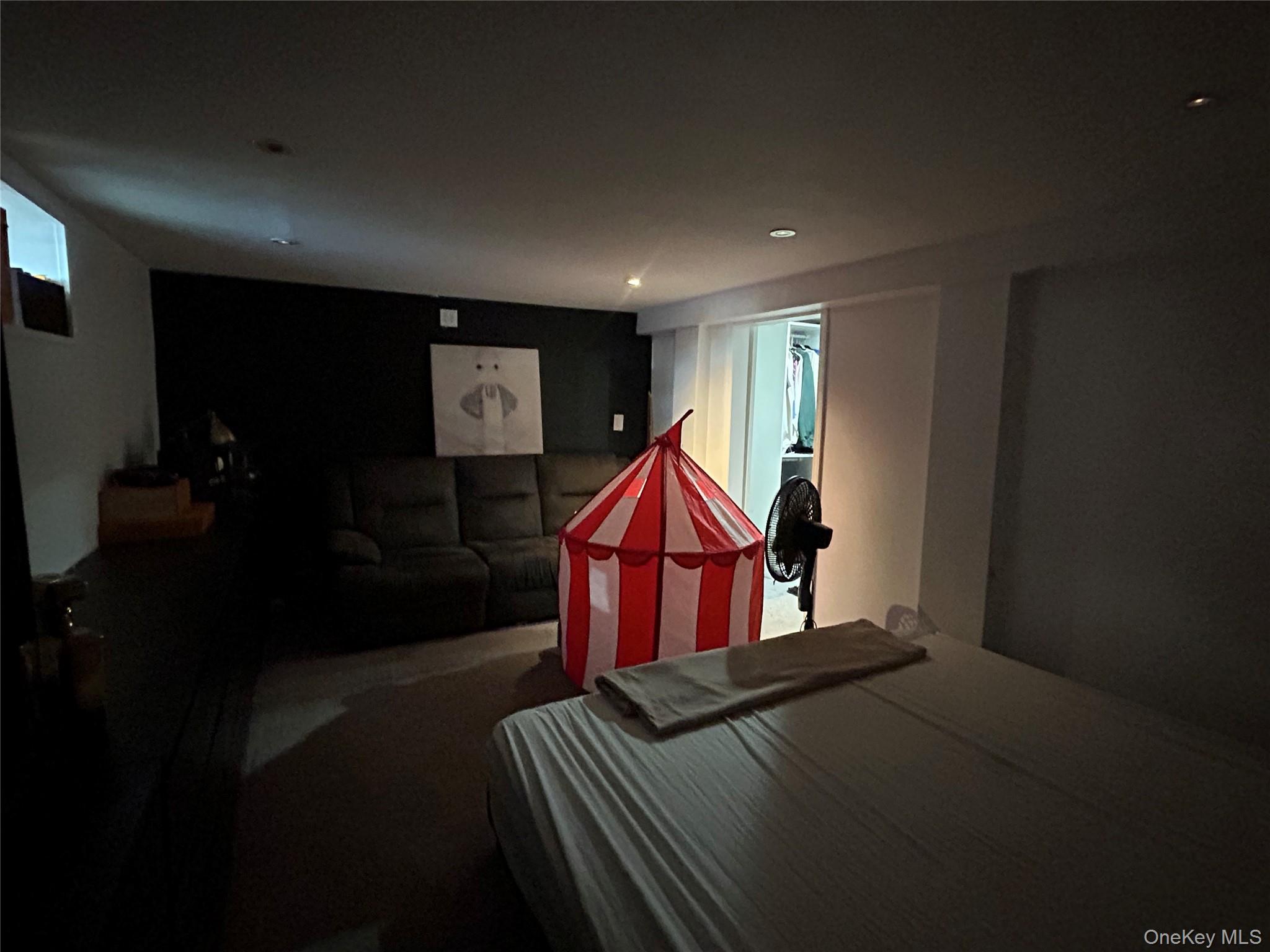 17 Molyneaux Road Valley Stream, NY 11580 - Photo 26 of 35