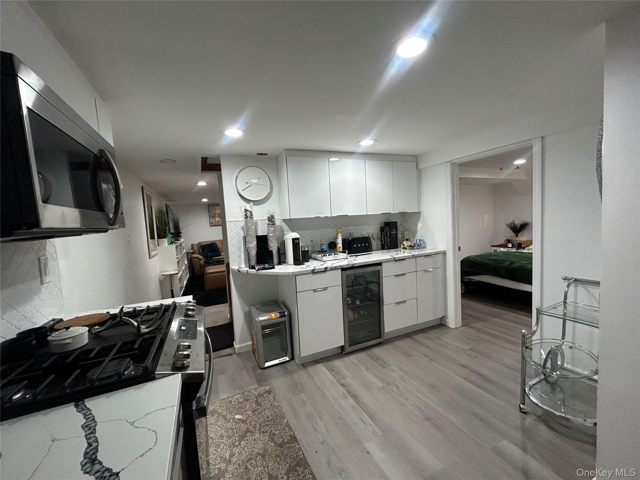 17 Molyneaux Road Valley Stream, NY 11580 - Photo 29 of 35