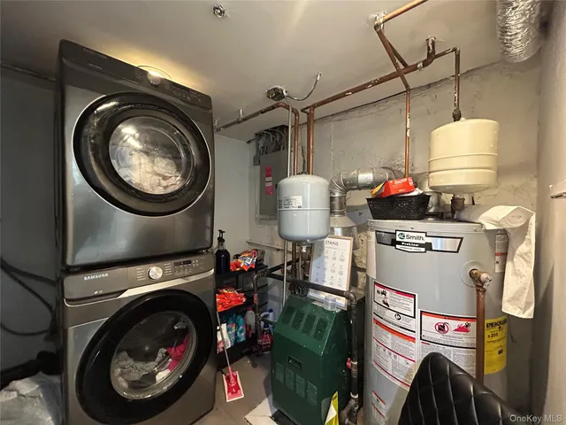 $899,999 | 17 Molyneaux Road, Valley Stream, NY 11580