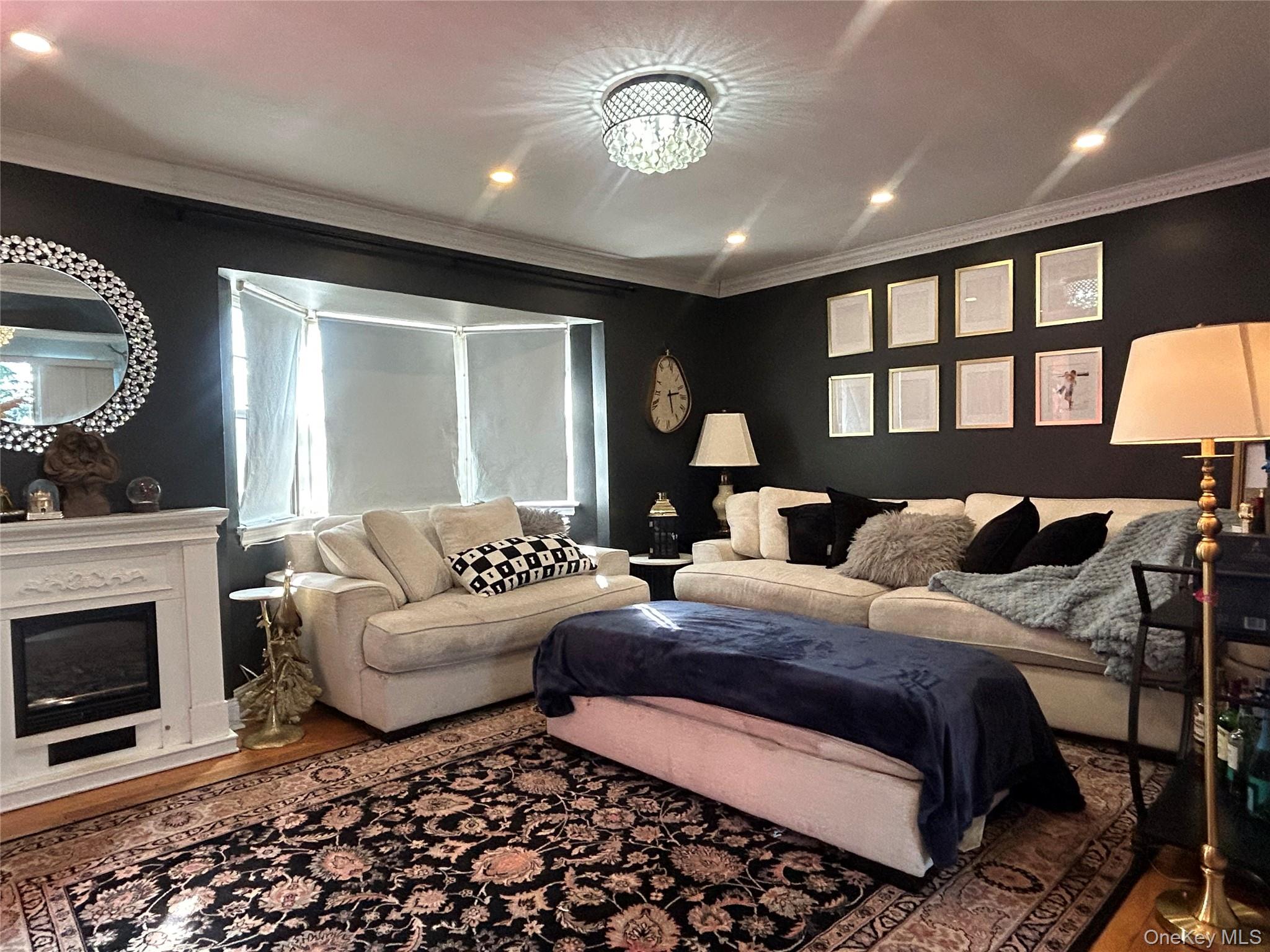 17 Molyneaux Road Valley Stream, NY 11580 - Photo 4 of 35