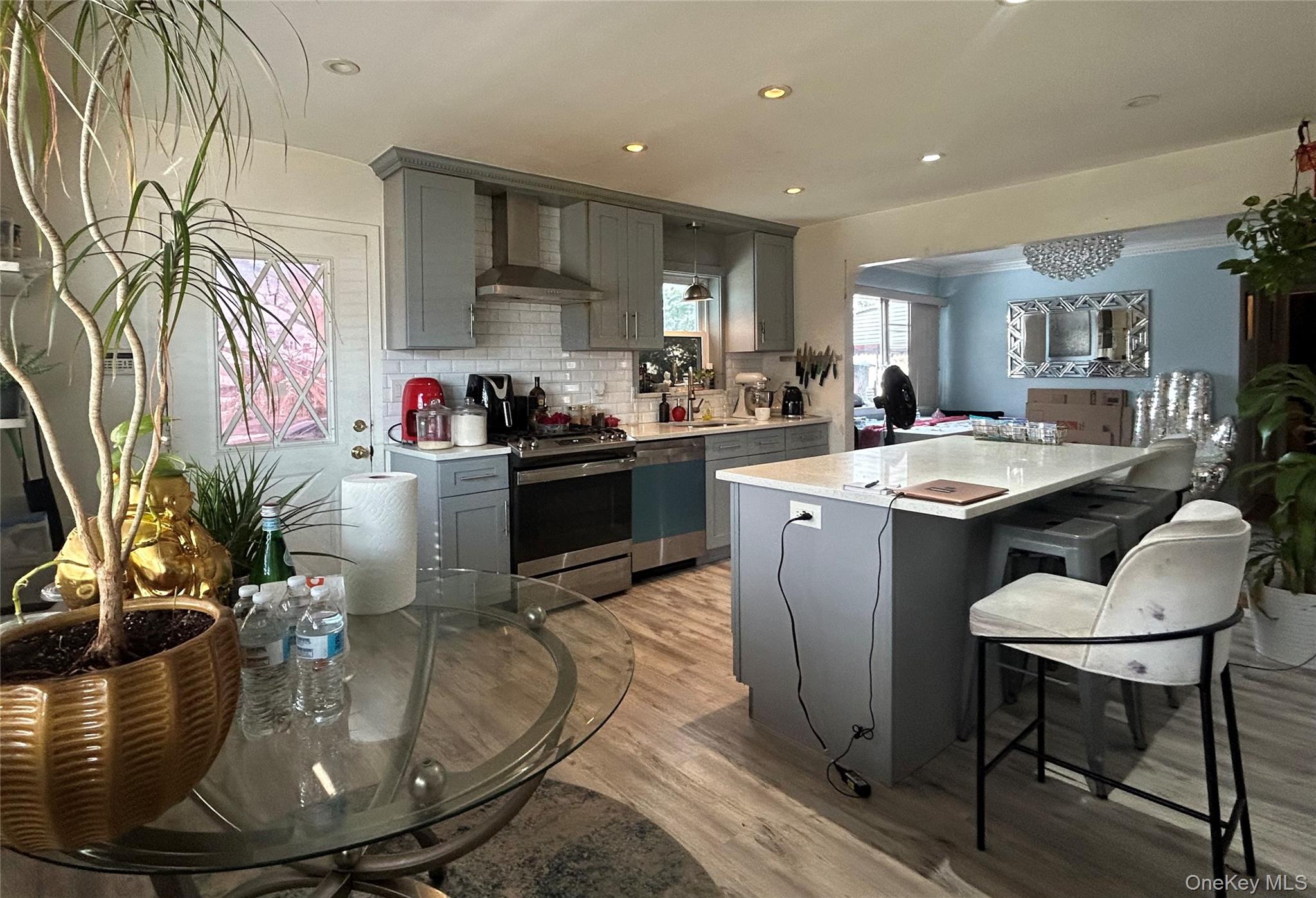 17 Molyneaux Road Valley Stream, NY 11580 - Photo 7 of 35