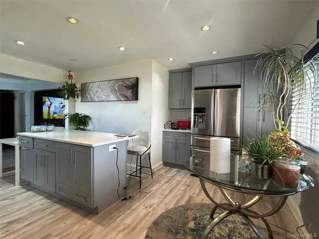 $899,999 | 17 Molyneaux Road, Valley Stream, NY 11580