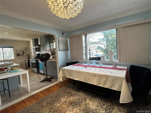 $899,999 | 17 Molyneaux Road, Valley Stream, NY 11580