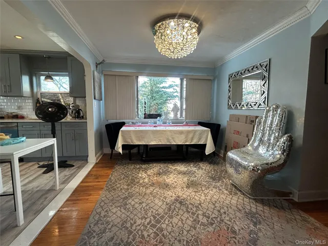 $899,999 | 17 Molyneaux Road, Valley Stream, NY 11580