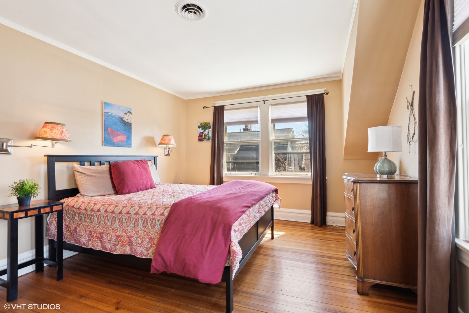 189 Ridge Avenue Winnetka, IL 60093 - Photo 17 of 29 a bedroom with a bed and a large window