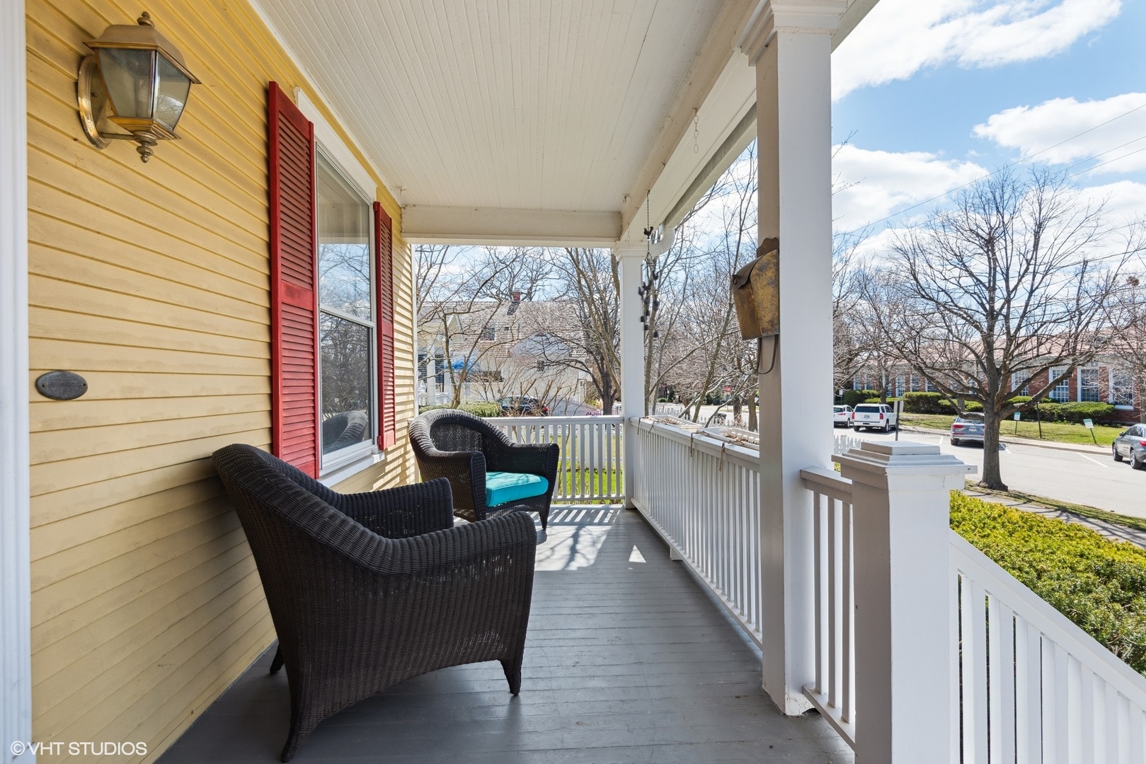 189 Ridge Avenue Winnetka, IL 60093 - Photo 2 of 29 a living room with patio furniture and a floor to ceiling window