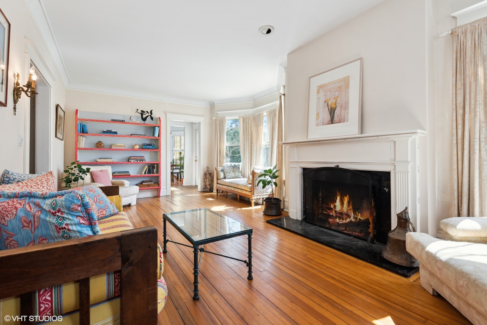 189 Ridge Avenue Winnetka, IL 60093 - Photo 3 of 29 a living room with furniture and a fireplace