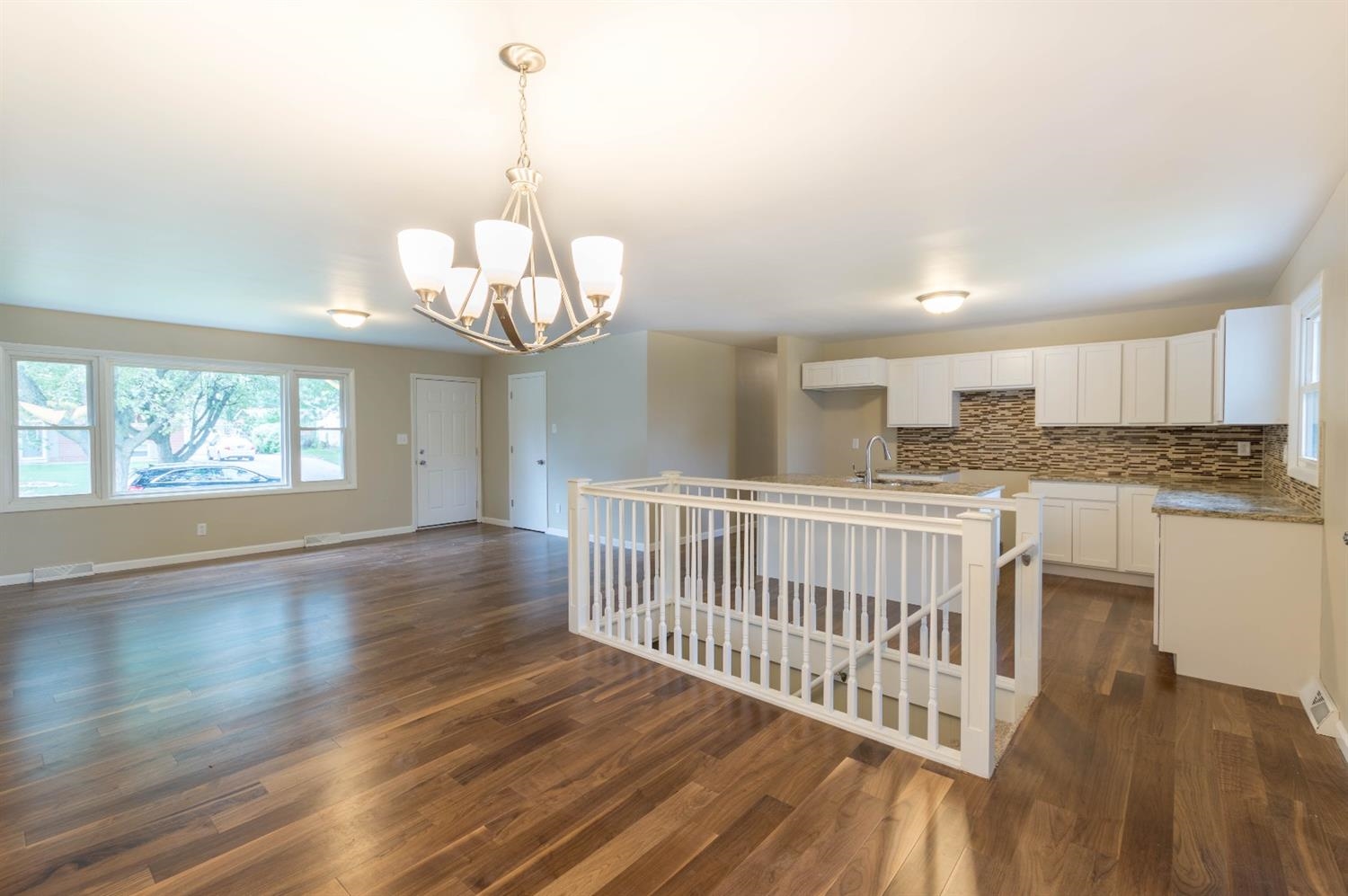 9431 Cleveland Street Crown Point, IN 46307 - Photo 3 of 10 1500x997