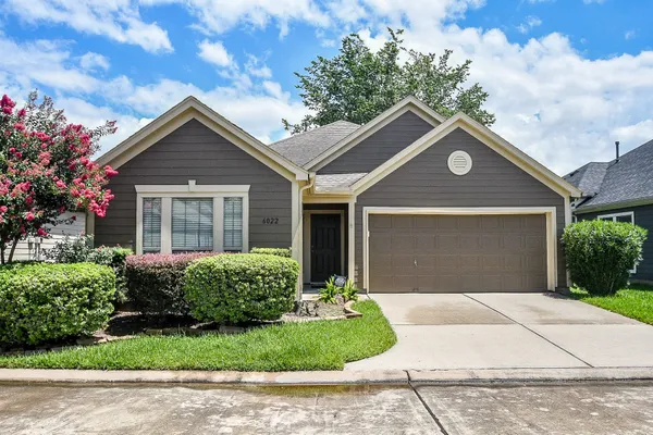 $350,000 | 6022 Lynwood Banks Lane, Houston, TX 77092