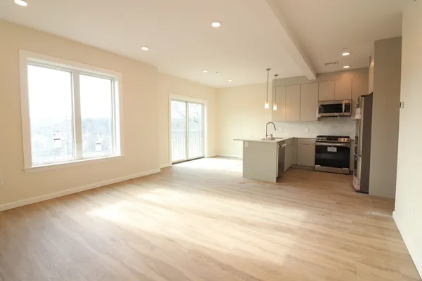 $4,150 | 458 Washington Street, Unit 207, Boston, MA 02135