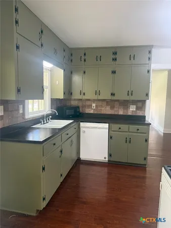 $1,750 | 724 North Beal Street, Belton, TX 76513