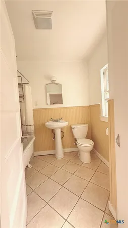 $1,750 | 724 North Beal Street, Belton, TX 76513