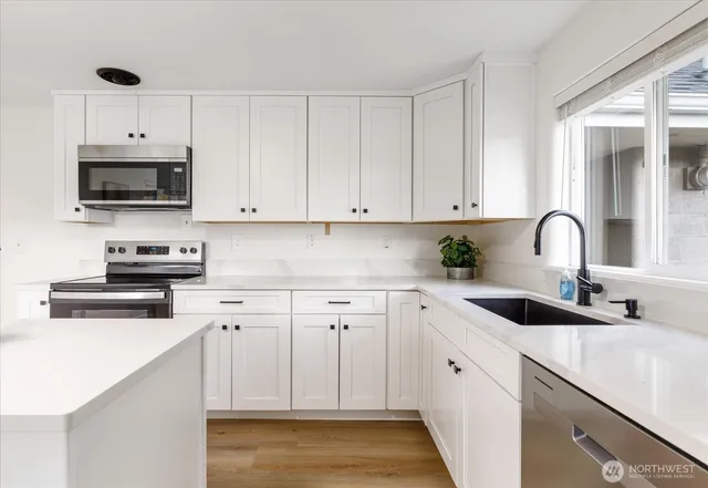 $454,000 | 350 Northeast 7th Avenue, Oak Harbor, WA 98277