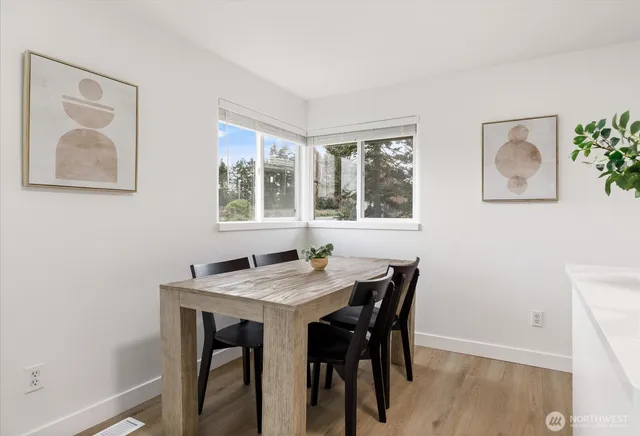 $454,000 | 350 Northeast 7th Avenue, Oak Harbor, WA 98277