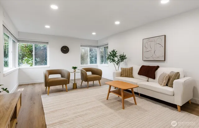 $454,000 | 350 Northeast 7th Avenue, Oak Harbor, WA 98277