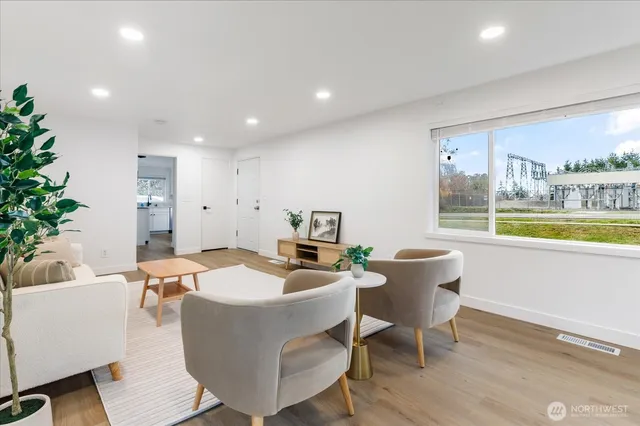 $454,000 | 350 Northeast 7th Avenue, Oak Harbor, WA 98277