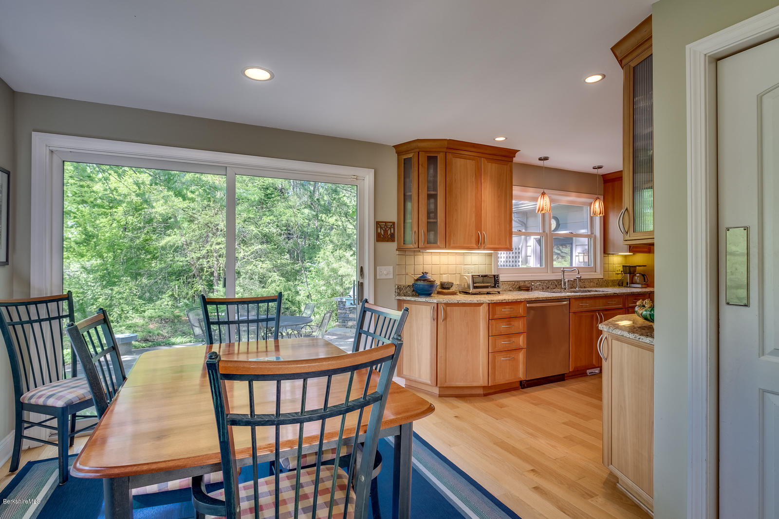335 Gale Road Williamstown, MA 01267 - Photo 13 of 41 Breakfast area