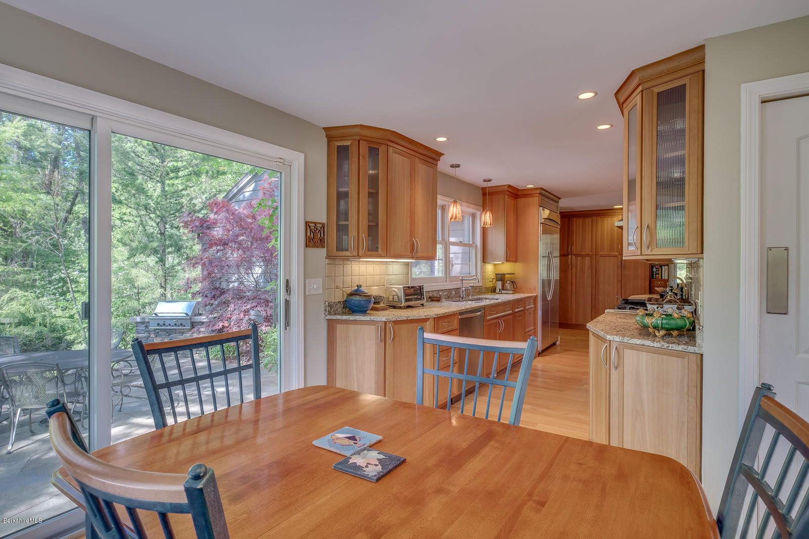 335 Gale Road Williamstown, MA 01267 - Photo 15 of 41 Breakfast area