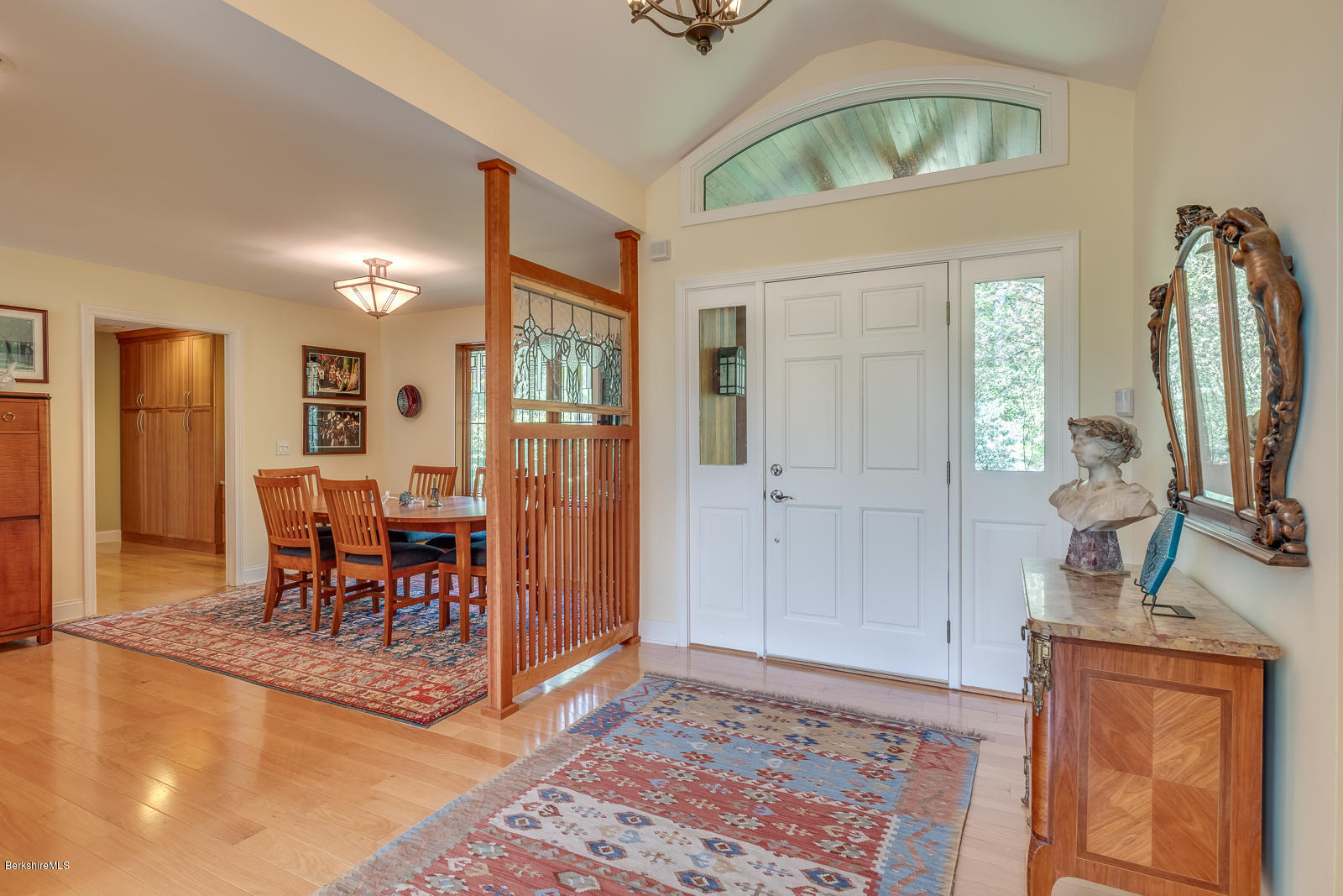 335 Gale Road Williamstown, MA 01267 - Photo 4 of 41 Foyer