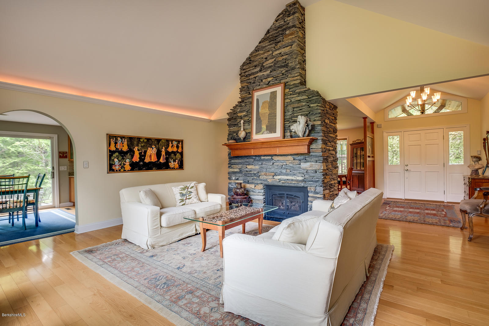 335 Gale Road Williamstown, MA 01267 - Photo 6 of 41 Living room