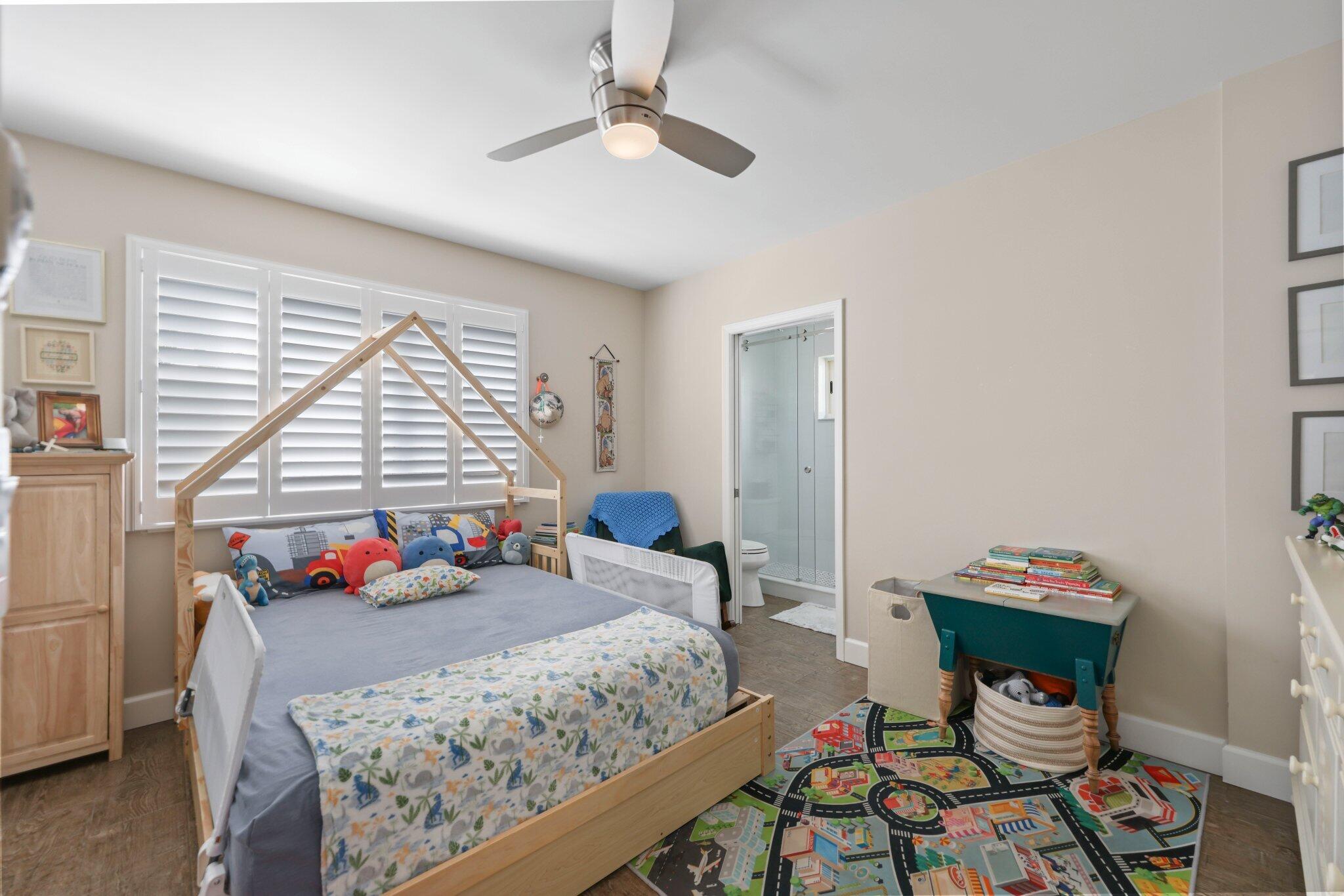4141 Northeast 22nd Terrace Lighthouse Point, FL 33064 - Photo 23 of 46 Guest Bedroom