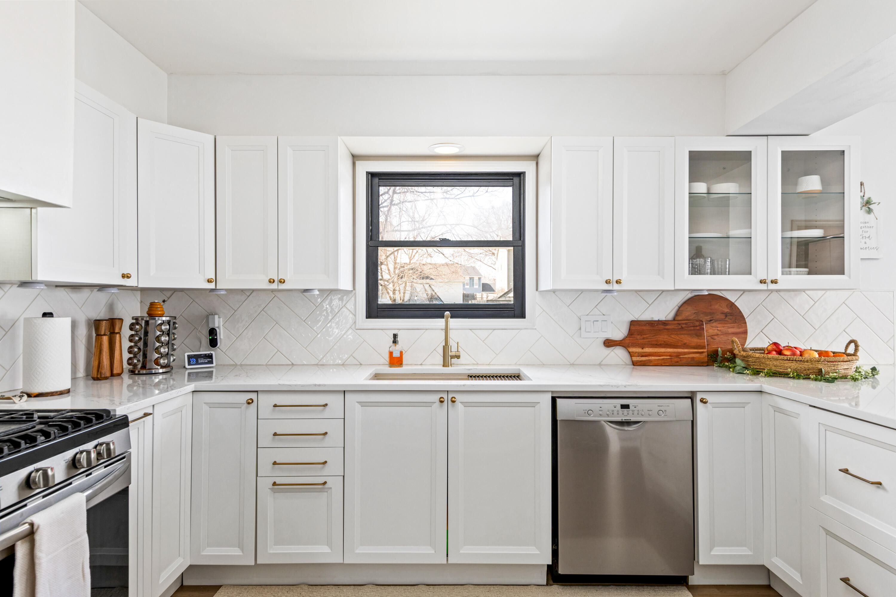 6430 95th Avenue Kenosha, WI 53142 - Photo 13 of 73 Updated Kitchen