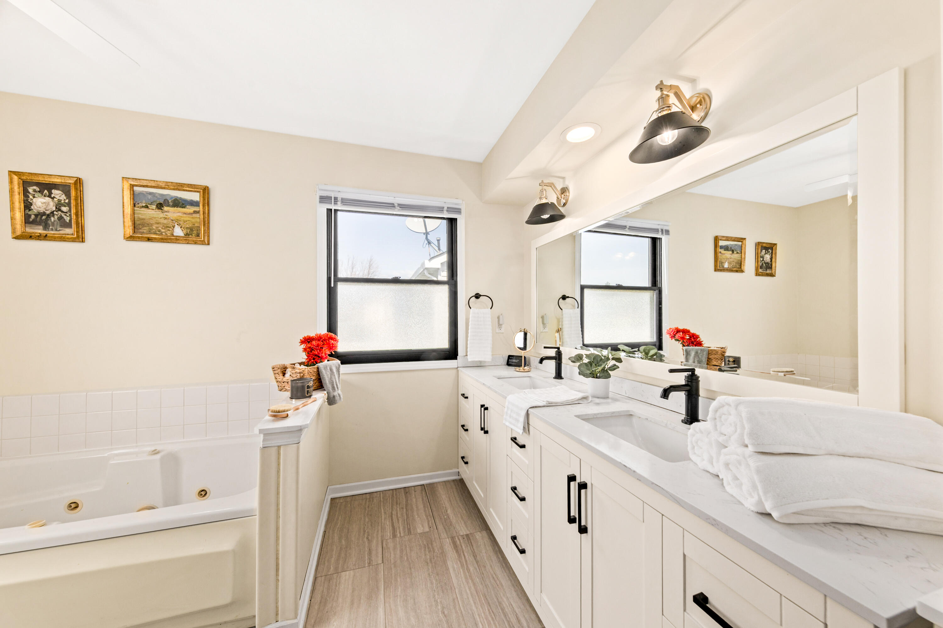 6430 95th Avenue Kenosha, WI 53142 - Photo 26 of 73 Primary Ensuite
