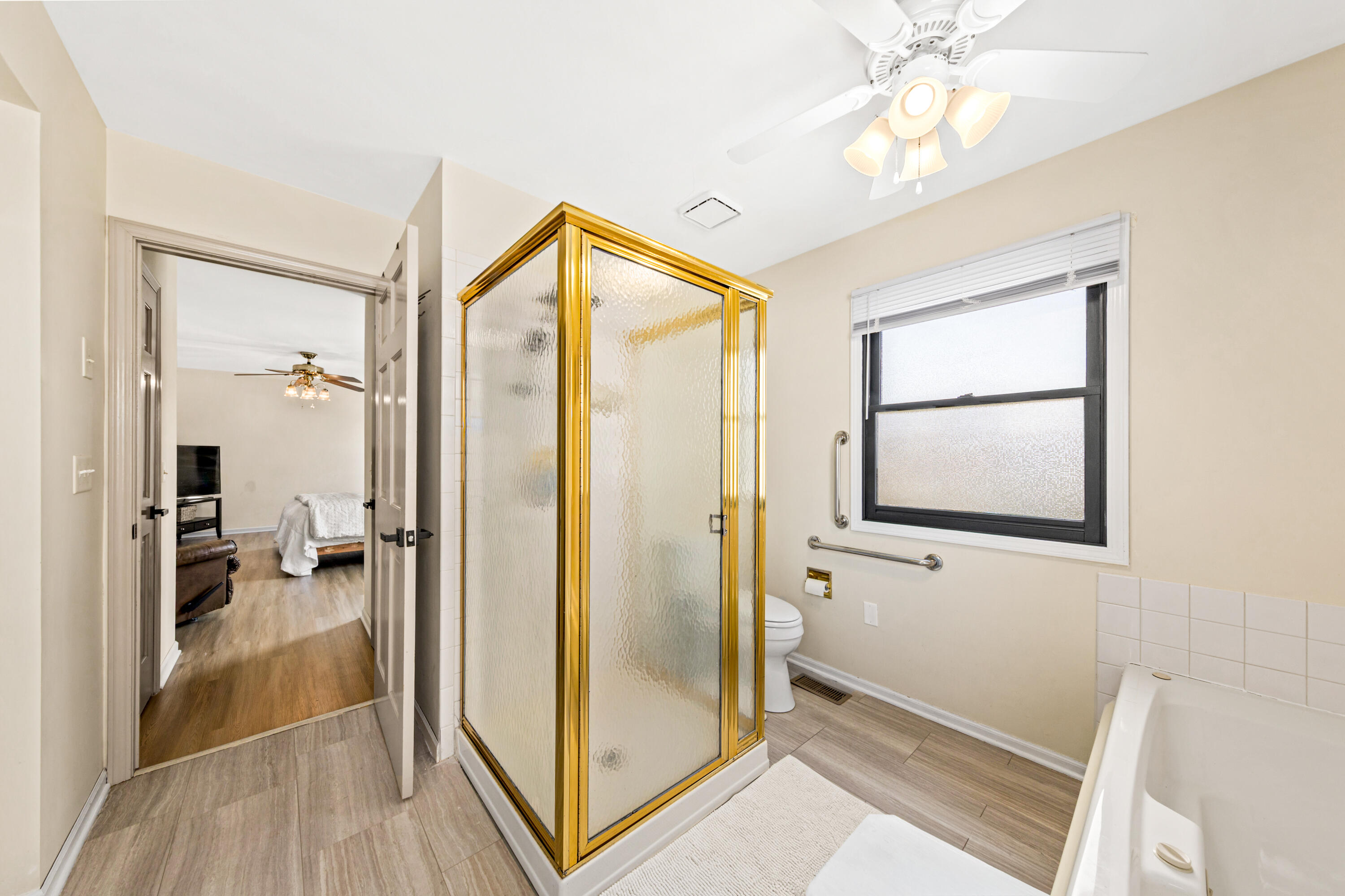 6430 95th Avenue Kenosha, WI 53142 - Photo 27 of 73 Primary Ensuite Walk-in Shower