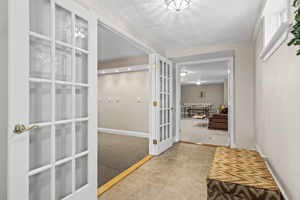 20 York Road Winchester, MA 01890 - Photo 4 of 38 Gallery Image 4