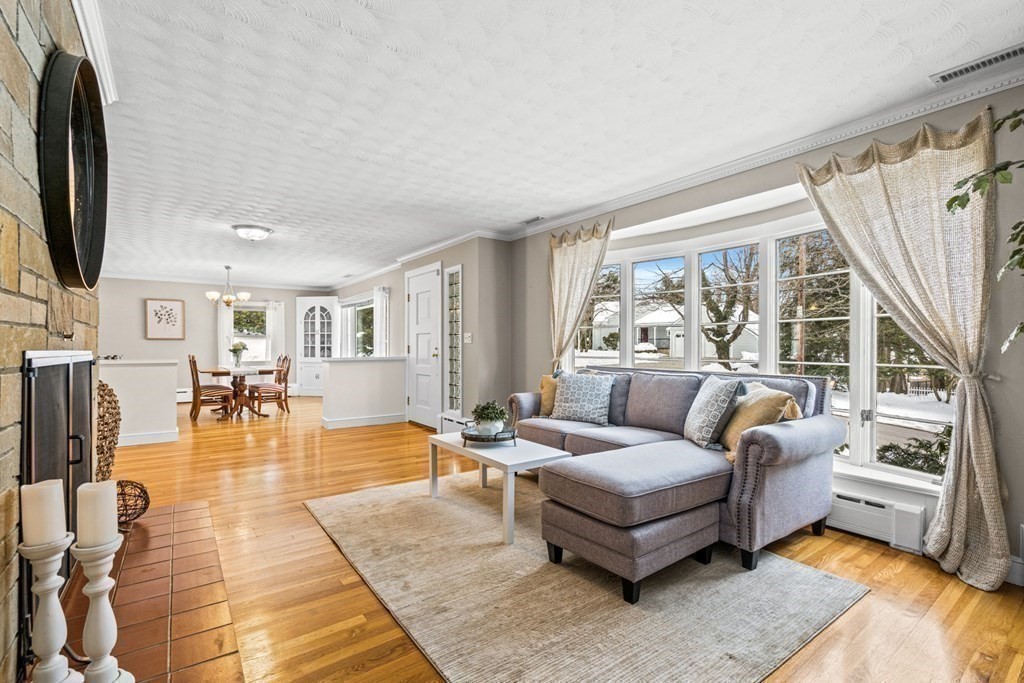20 York Road Winchester, MA 01890 - Photo 6 of 38 Gallery Image 6
