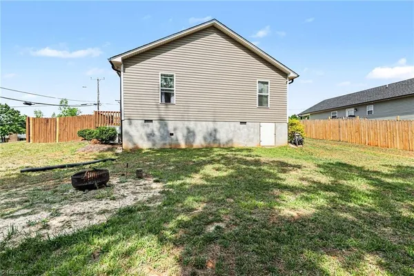 $268,900 | 211 Bethlehem Avenue, Thomasville, NC 27360