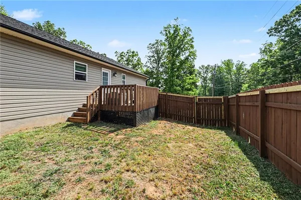 $268,900 | 211 Bethlehem Avenue, Thomasville, NC 27360