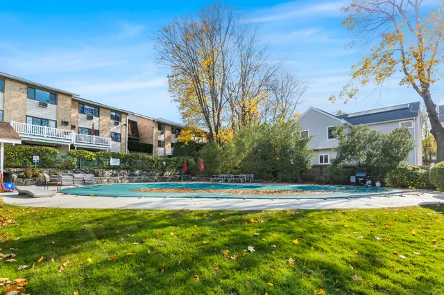 $699,000 | 180 Glenbrook Road, Unit 35, Stamford, CT 06902