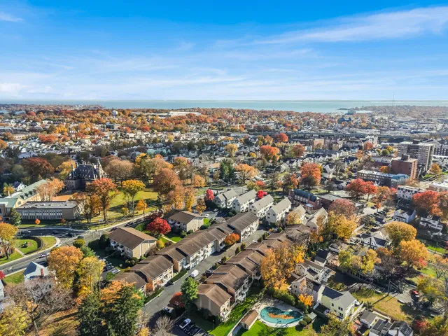 $699,000 | 180 Glenbrook Road, Unit 35, Stamford, CT 06902