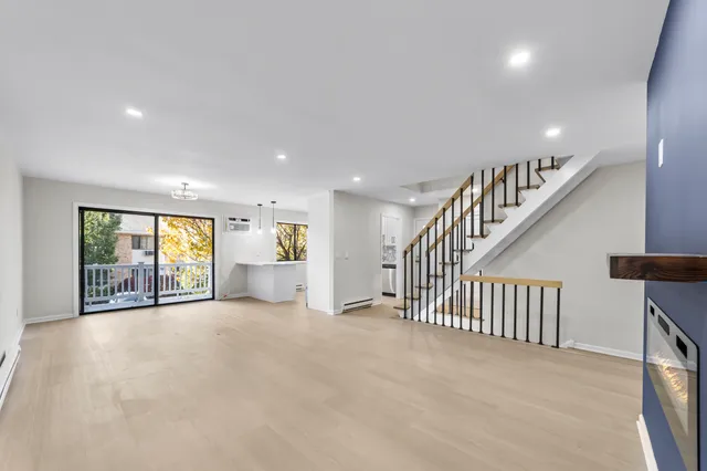 $699,000 | 180 Glenbrook Road, Unit 35, Stamford, CT 06902