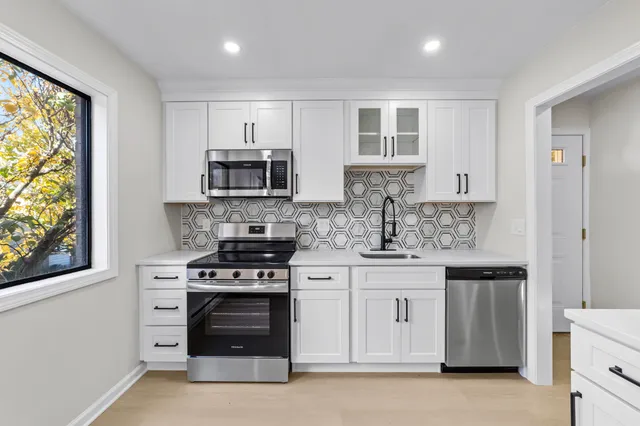 $699,000 | 180 Glenbrook Road, Unit 35, Stamford, CT 06902