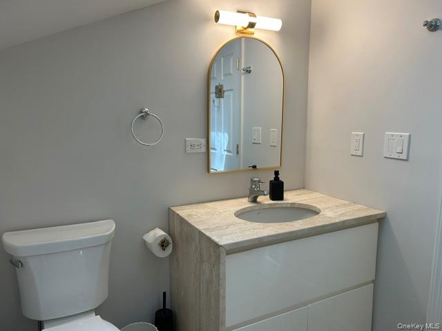 3 Fox Lane Locust Valley, NY 11560 - Photo 38 of 38 2nd floor bathroom