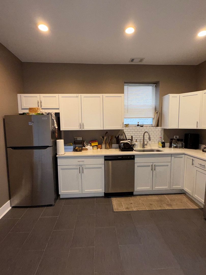 1019 North Ridgeway Avenue, Unit 1 Chicago, IL 60651 - Photo 9 of 22