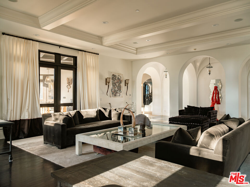 12705 Chalon Road Los Angeles, CA 90049 - Photo 12 of 46