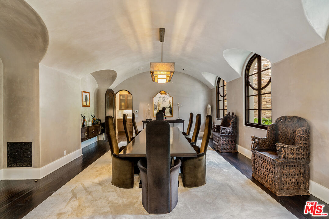 12705 Chalon Road Los Angeles, CA 90049 - Photo 14 of 46