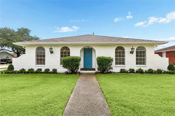 $389,000 | 2017 Houma Boulevard, Metairie, LA 70001