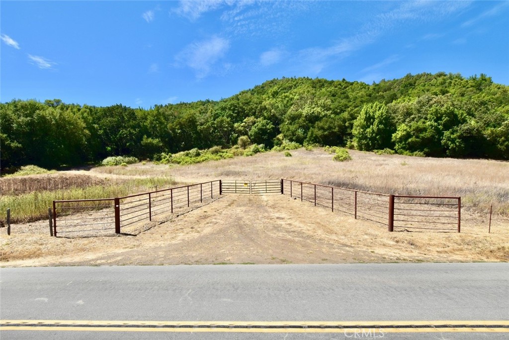 0 Old Creek Road Templeton, CA 93465 - Photo 4 of 26 a view of a terrace