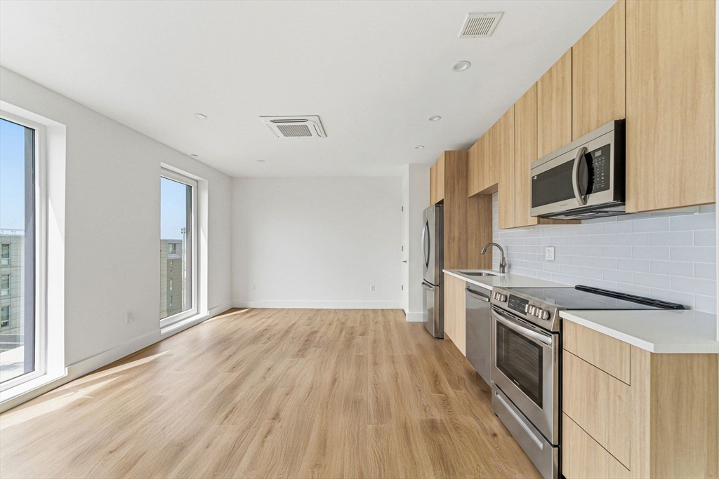 1035 Commonwealth Avenue, Unit 609 Boston, MA 02215 - Photo 3 of 14